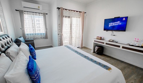 Deluxe King Bed