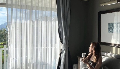 Deluxe with Partial Sea View