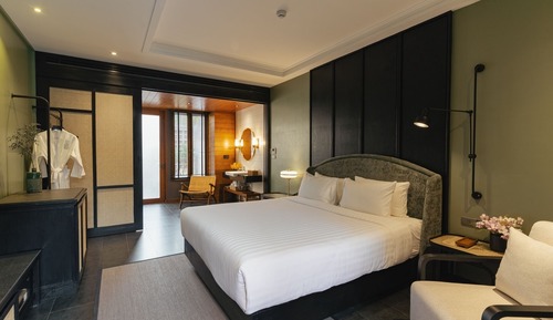 Deluxe Room, Bathtub