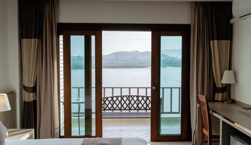 Deluxe River View Double Room