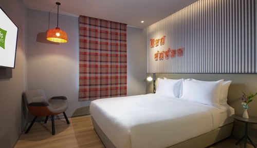 Standard Room, 1 Queen Bed