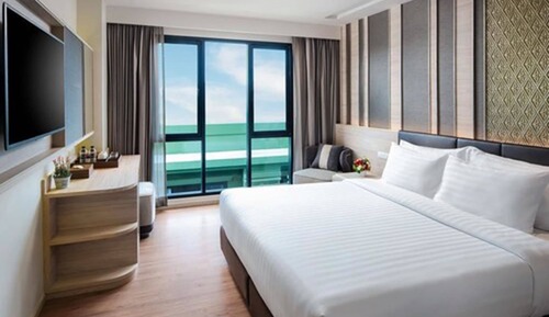 Deluxe Double Room, City View