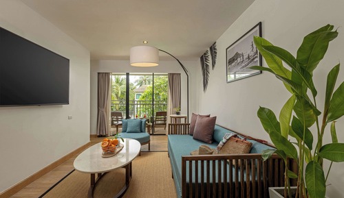 Deluxe Suite, 1 King Bed (Garden)