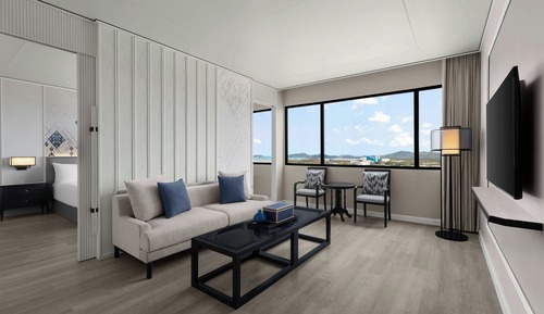 Executive Suite, 2 Twin Beds, City View