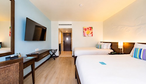 Deluxe Pool View Twin Bed