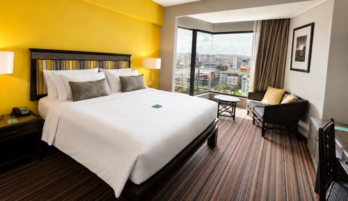 Deluxe City View King Bed