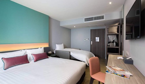 Executive King Bed, Bathtub