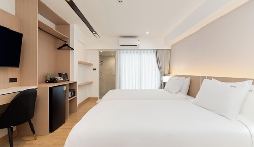 Newly Renovated Deluxe Twin room