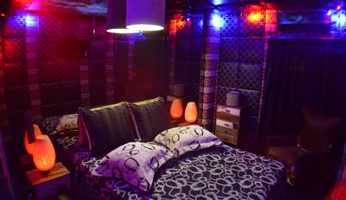 Deluxe Double Room, 1 Queen Bed (Indians)