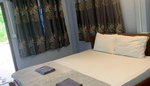 Double Bed-Airconditioned