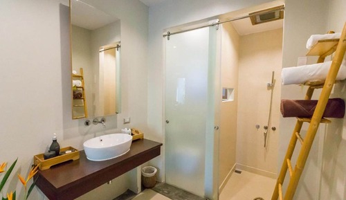 Deluxe Room, 2 Twin Beds, Pool View