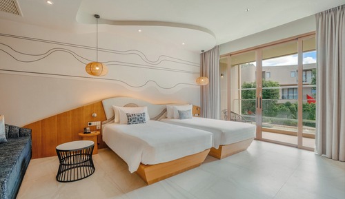 Junior Suite Pool Access Upper Floor Twin