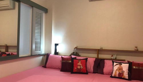 Private Family Room with Shared Washroom