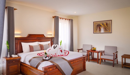 Mony Reach Suite with Balcony