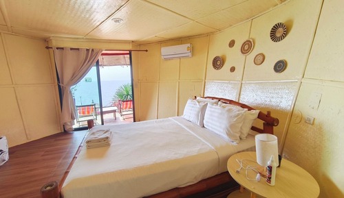 Superior Ocean View Cottage
