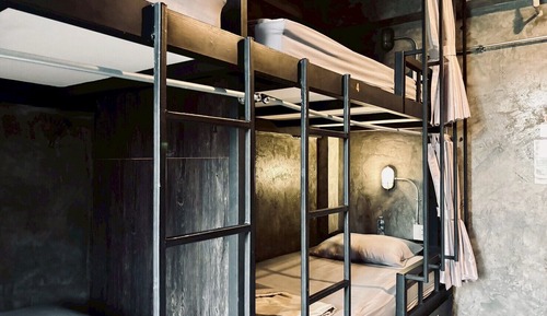 Shared Dormitory, Men only