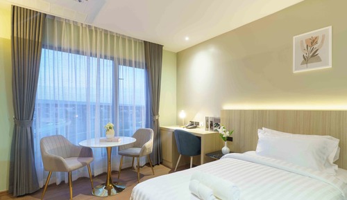 Superior Twin Bedroom with View
