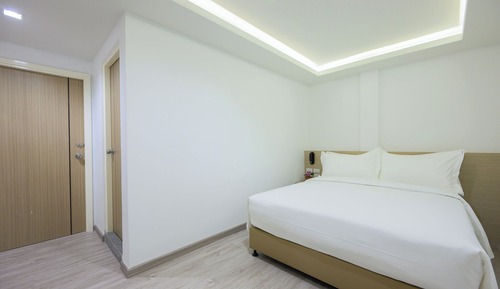 Family Connecting Room (No Window)