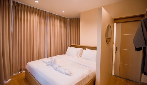 Honeymoon Room