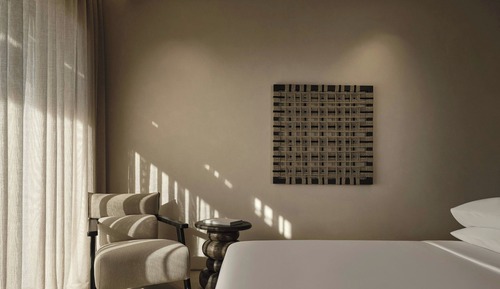 Suite, 1 King Bed, Balcony, Garden View