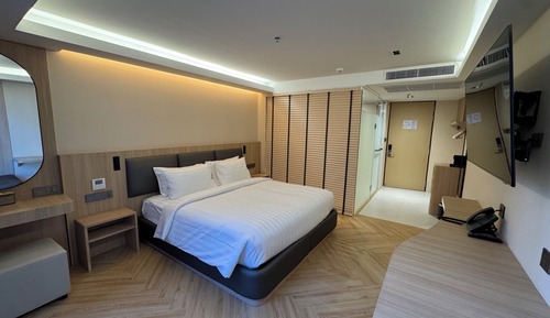 Vista Style Deluxe King Room
