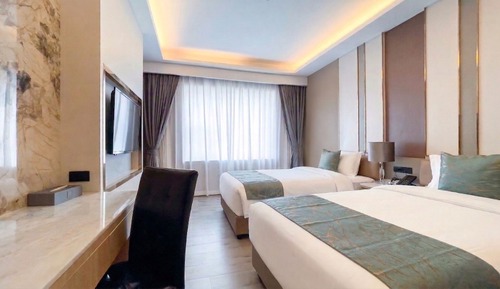 Deluxe Twin Room, City View