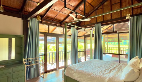 Villa, Mountain View
