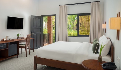 Deluxe Twin Room, Pool View