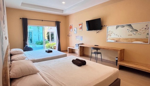 Seaview Beach Club with Bathtub