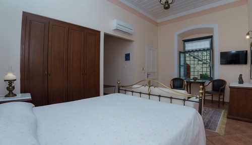 Junior Double Room (Antigoni)