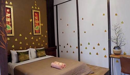 Standard King Bed