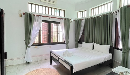Deluxe Double Room, Garden View