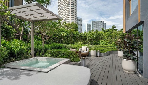 Suite, 1 Bedroom (Private Garden with Jacuzzi)