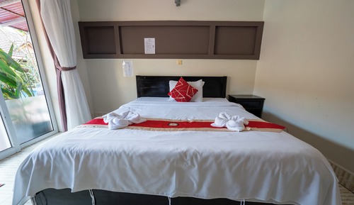 Standard Double Room, 1 King Bed, Pool View