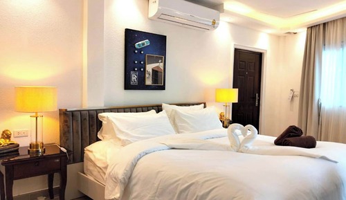 Premium Suite