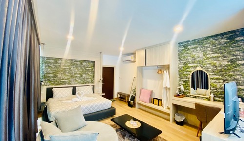 Deluxe Suite, Lanai, Hill View