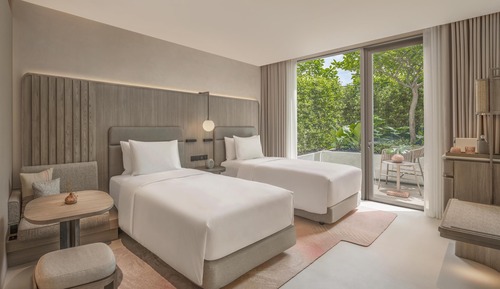 Twin Courtyard Room