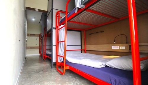 6-Bed Mixed Dorm Room