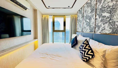 Blue Sapphire Room