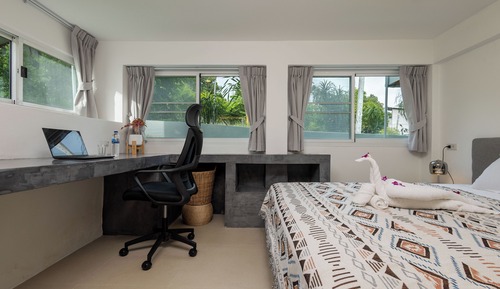 Design Studio Suite, 1 King Bed, Patio, Garden View