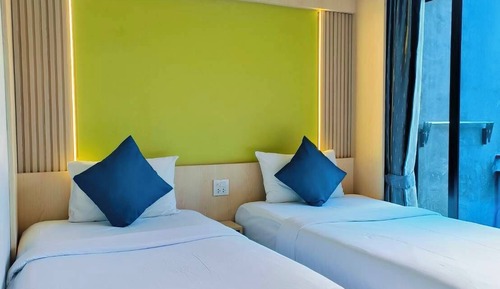 Superior Twin Room with Pool View