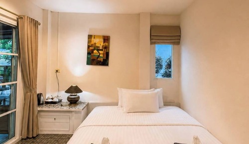 Standard Single Room, 1 King Bed, Non Smoking, Balcony