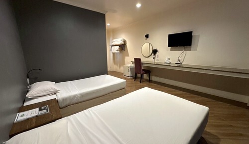 Standard Twin Room, City View