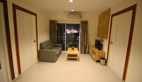 Basic Suite, Multiple Beds, Non Smoking