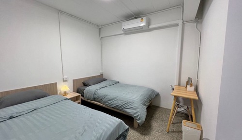Standard Twin Room (aged 18-65)