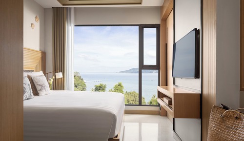 One Bedroom Suite Ocean View Coral Lounge