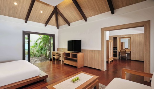 Wellbeing Seafront Pool Villa