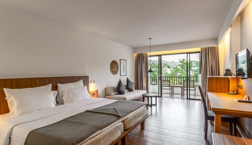 Grand Room, Pool View (Deluxe)