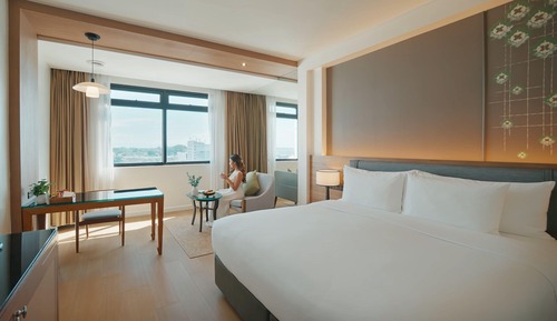 Deluxe Room, 1 King Bed