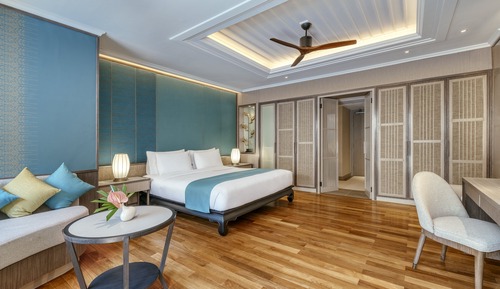 Premium Room, 1 King Bed, Pool Access (Adults Only)